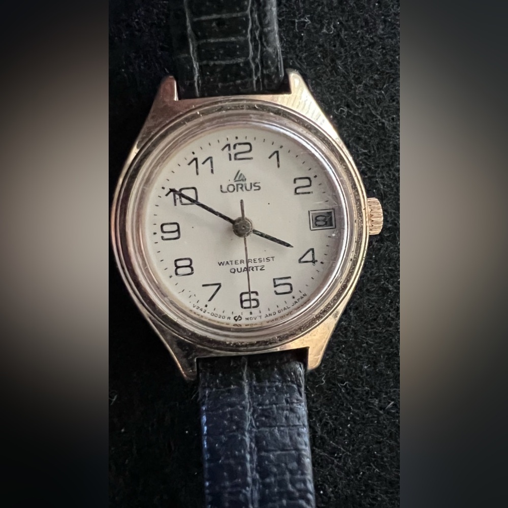 LORUS Watch Vintage Women’s Lorus Black and Gold Quartz Movement